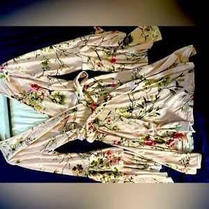 dress beautiful never wore it yet smoke free no stains or rips on it